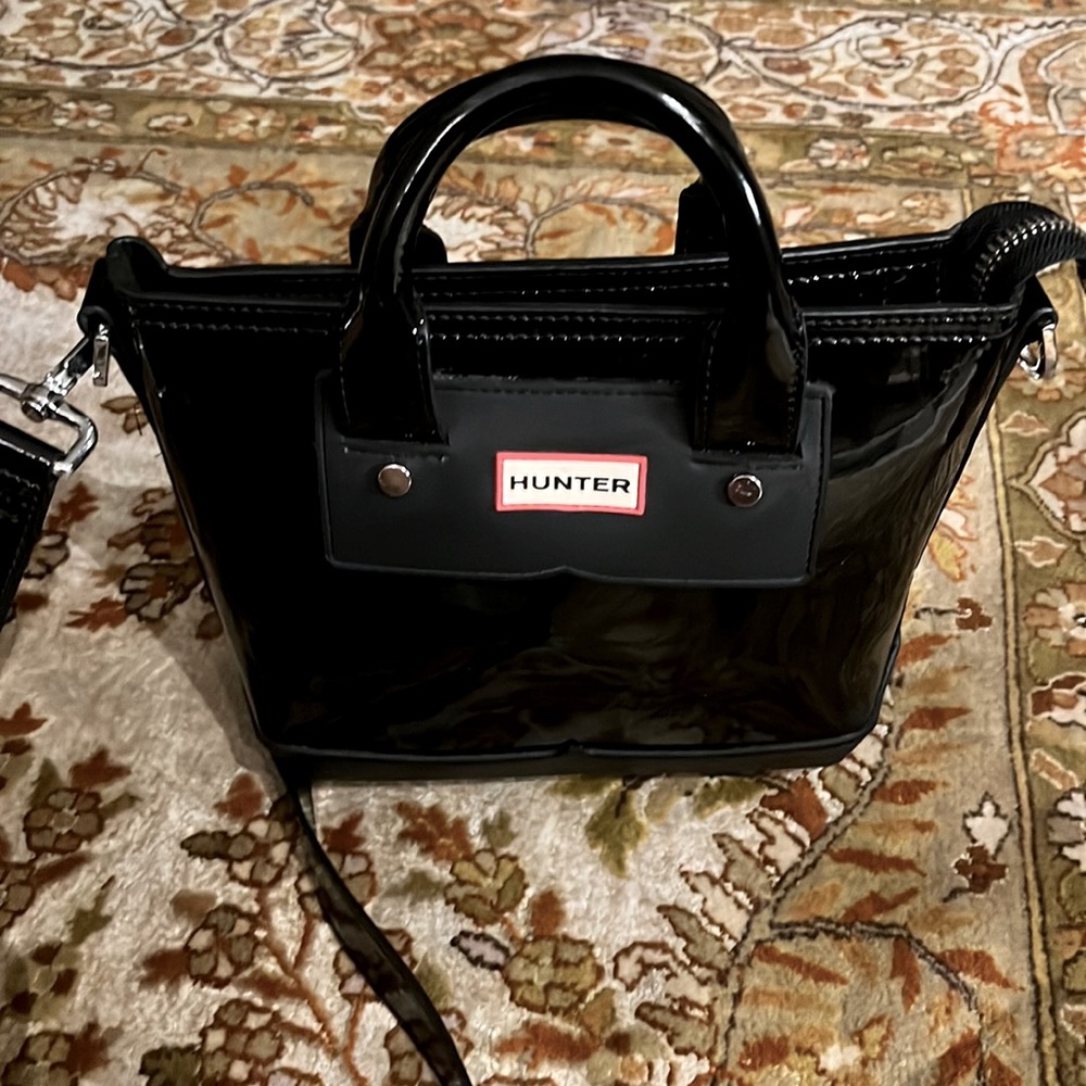 Rare Hunter patent leather cross body purse. NWOT